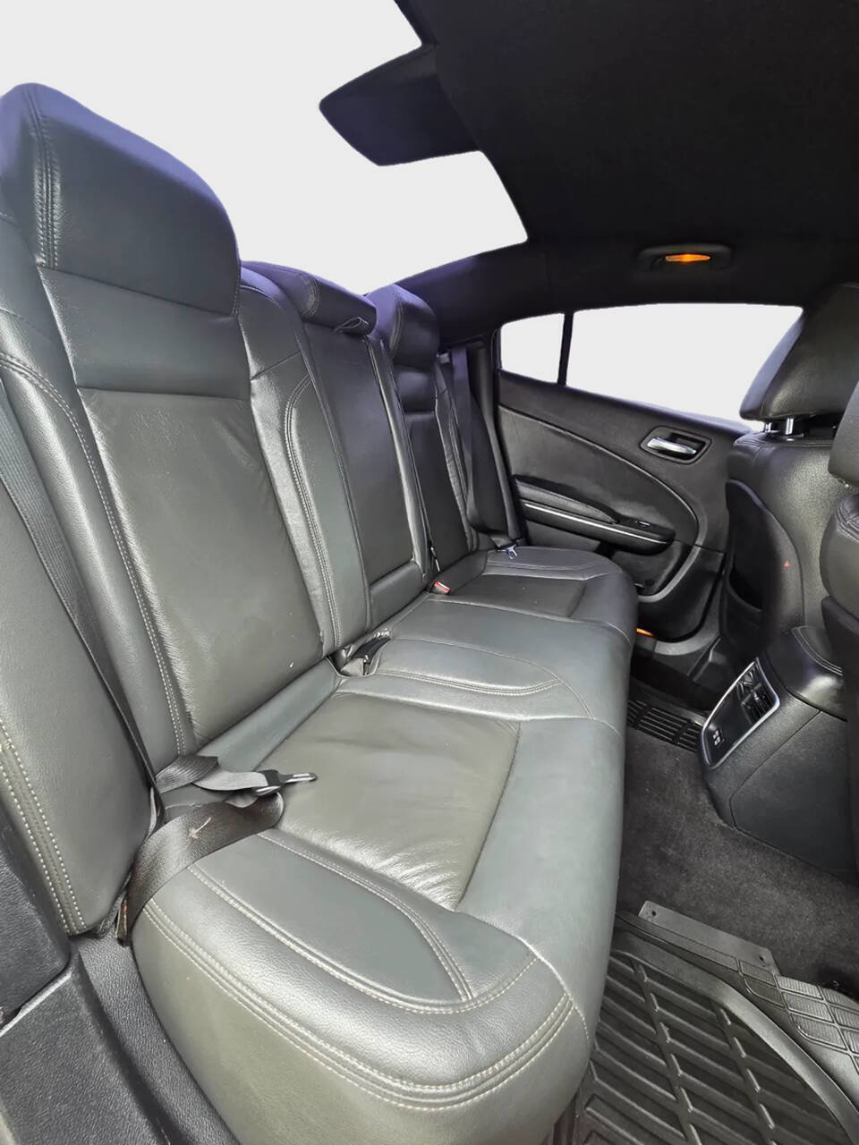 Used 2015 Dodge Charger SXT RWD image 13