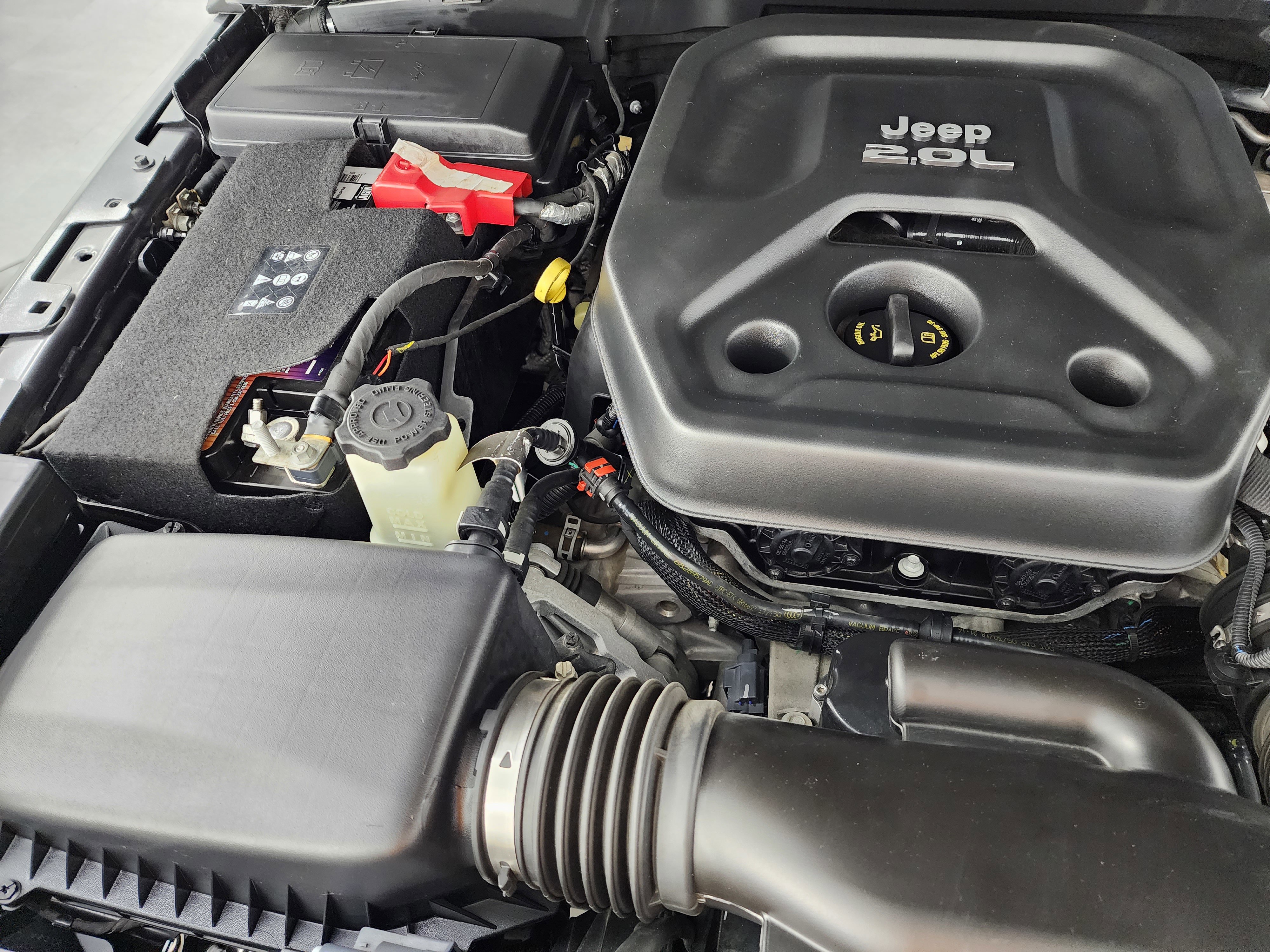 Used 2018 Jeep Wrangler Unlimited Sahara image 17