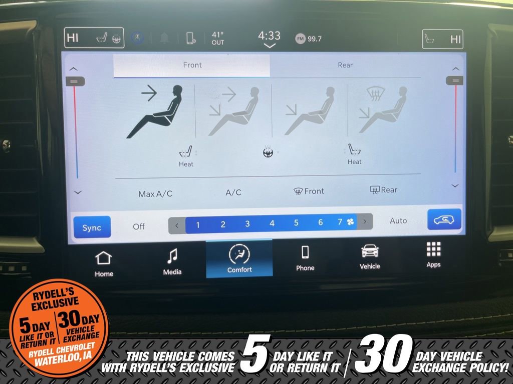 Used 2023 Chrysler Pacifica Touring-L image 29