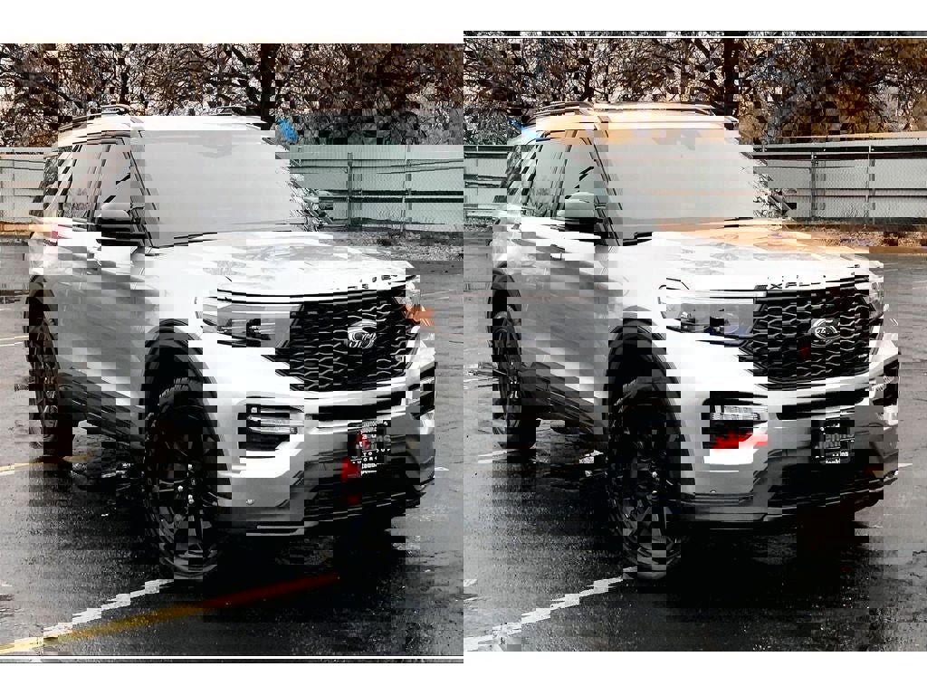 Used 2024 Ford Explorer ST w/ Equipment Group 401A image 2