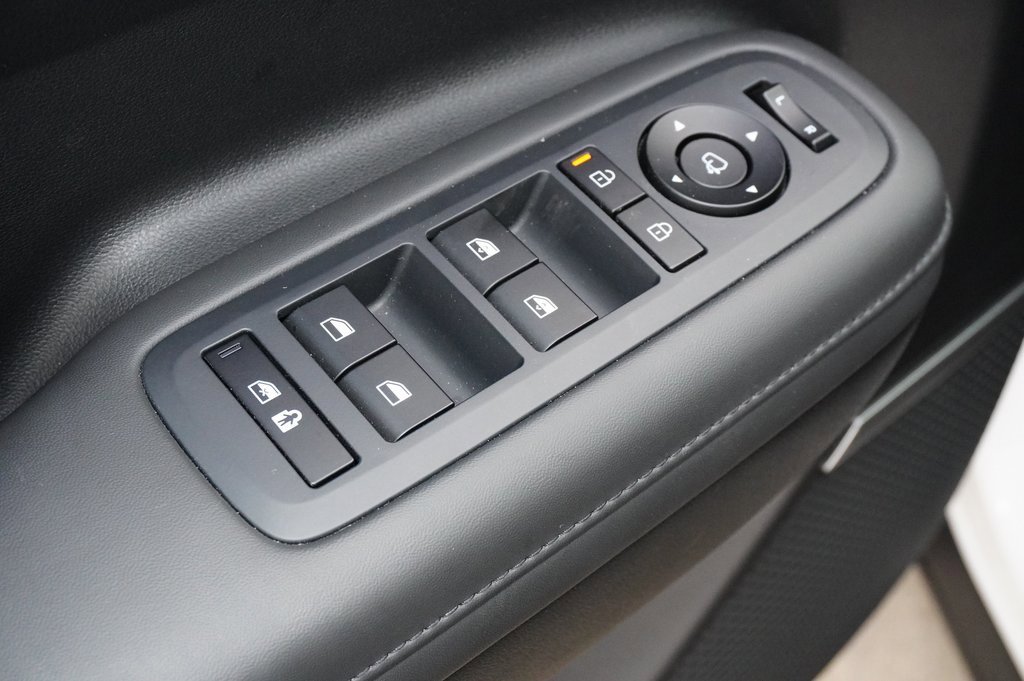 Used 2025 Hyundai Santa Fe Limited image 23