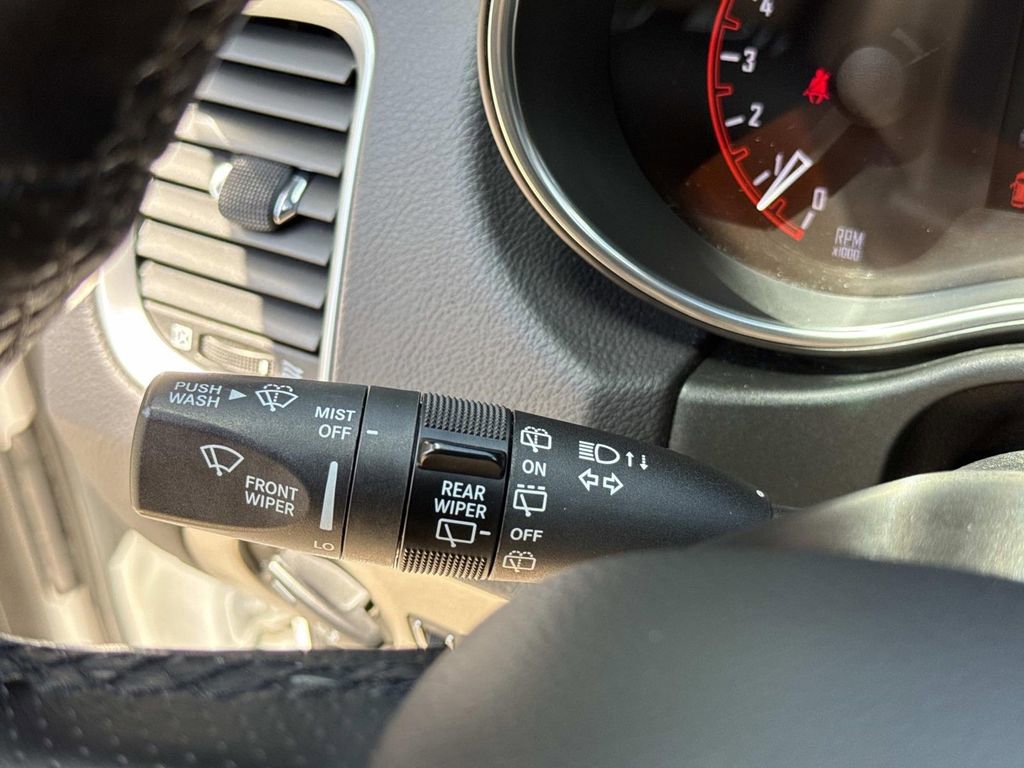 Used 2020 Dodge Durango SXT RWD image 40