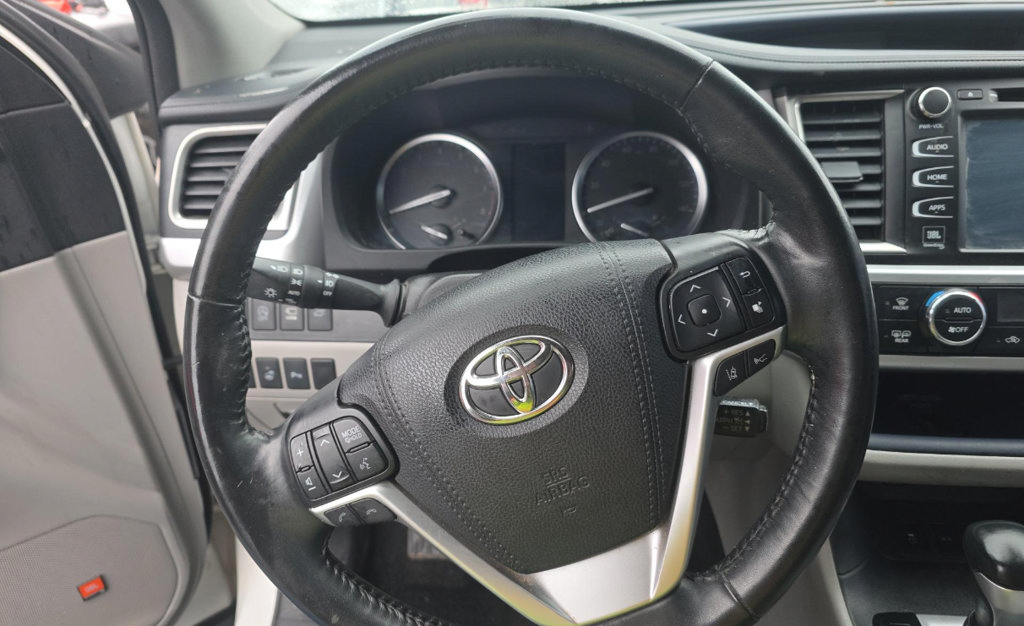 Used 2018 Toyota Highlander Limited Platinum AWD/4WD image 7