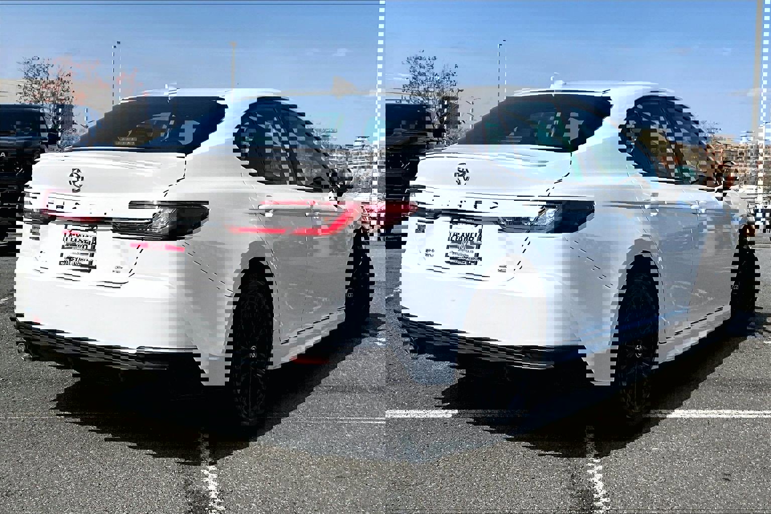 Used 2025 Toyota Camry SE image 12