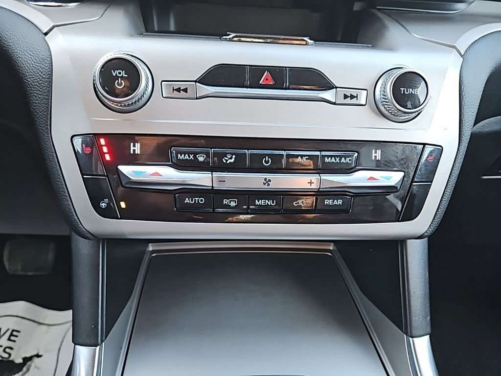 Used 2021 Ford Explorer XLT w/ Equipment Group 202A image 23