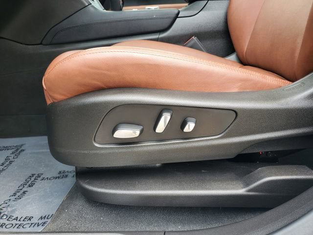 Used 2024 Cadillac XT5 Premium Luxury w/ LPO, Floor Liner Package FWD image 5