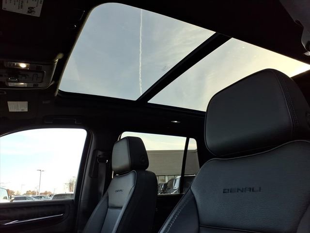 Used 2023 GMC Yukon Denali image 17