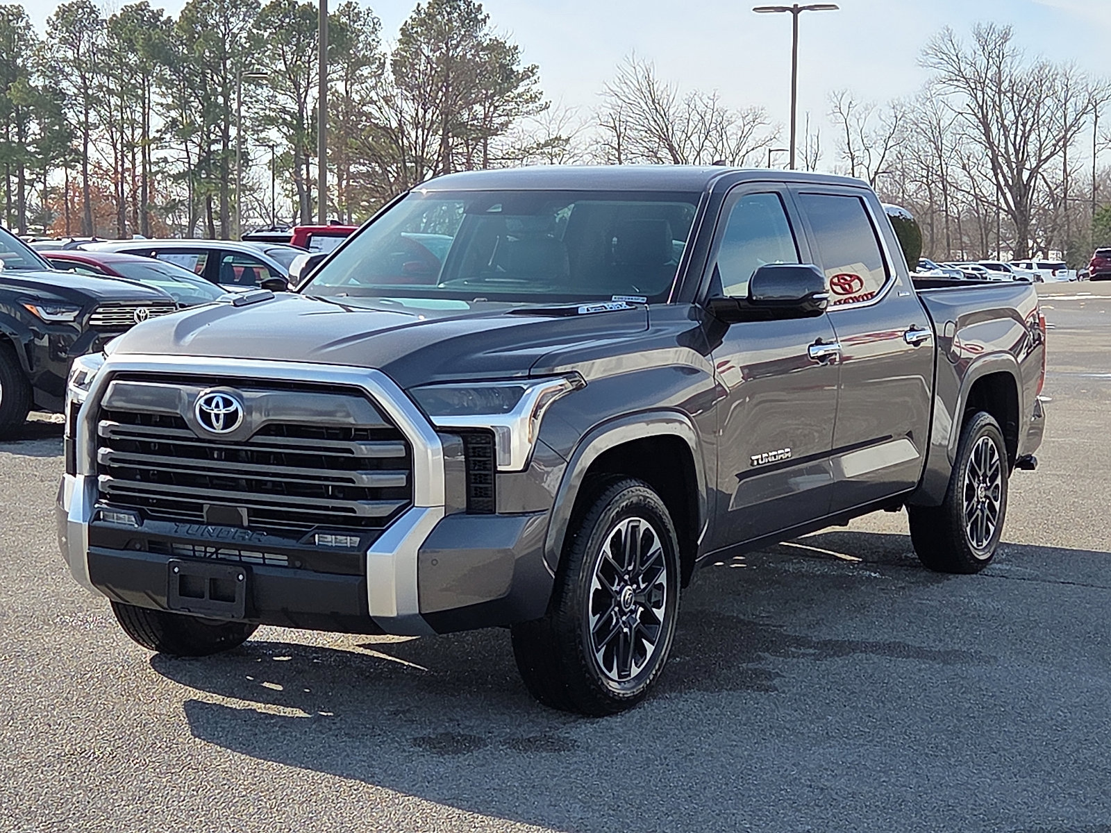 Used 2024 Toyota Tundra Limited image 2