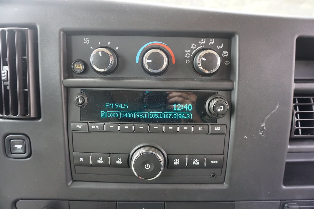 Used 2024 GMC Savana 3500 LS RWD image 9