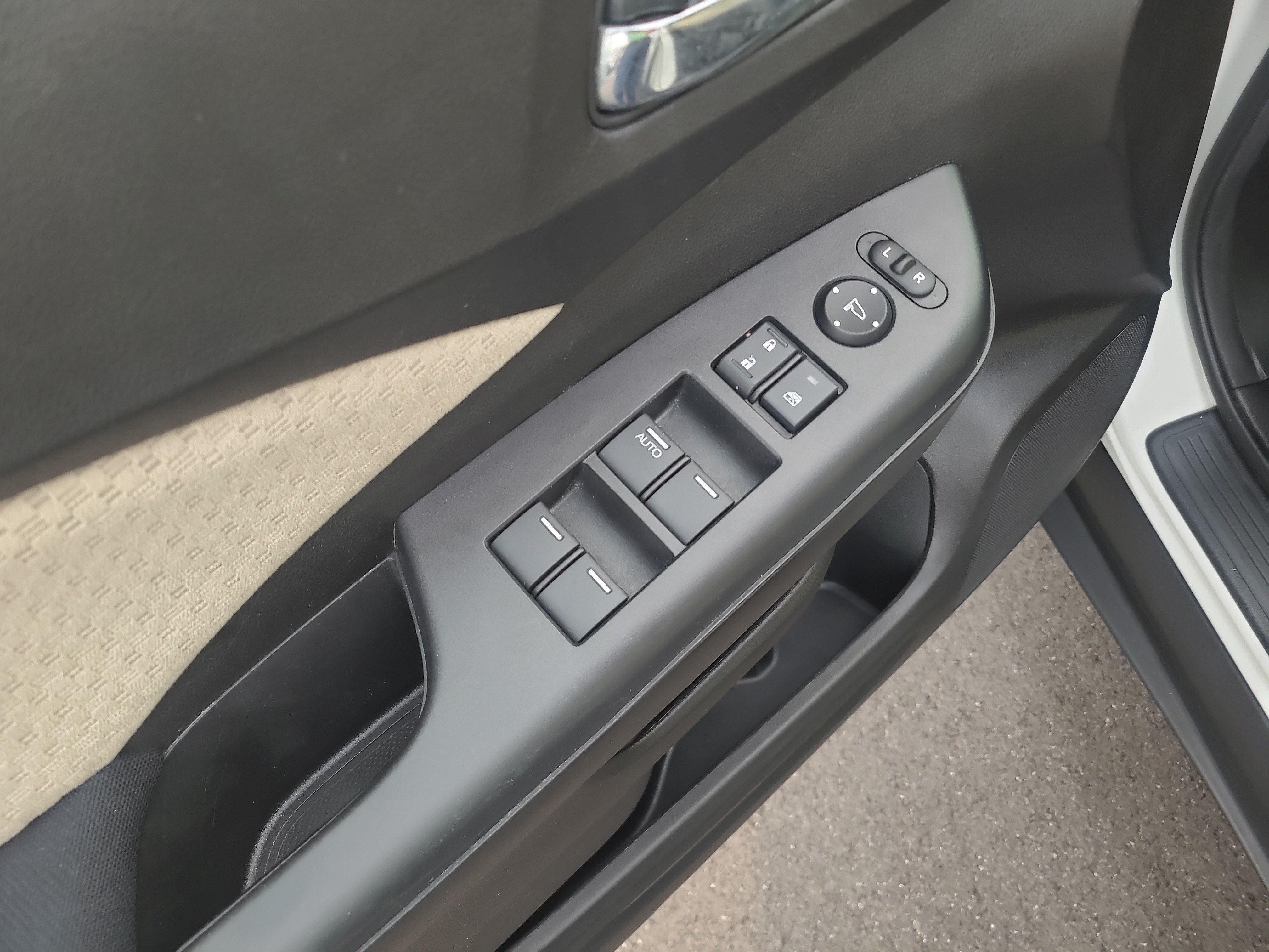 Used 2016 Honda CR-V EX image 13