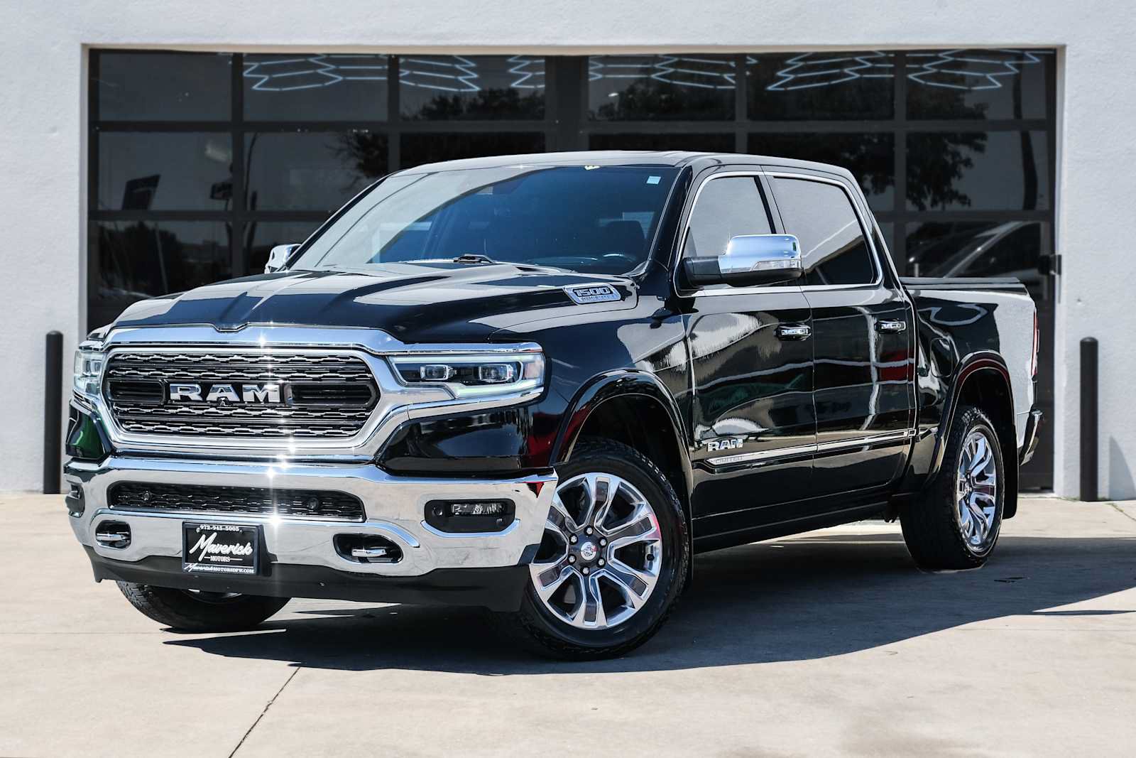 Used 2022 RAM 1500 Limited AWD/4WD image 1
