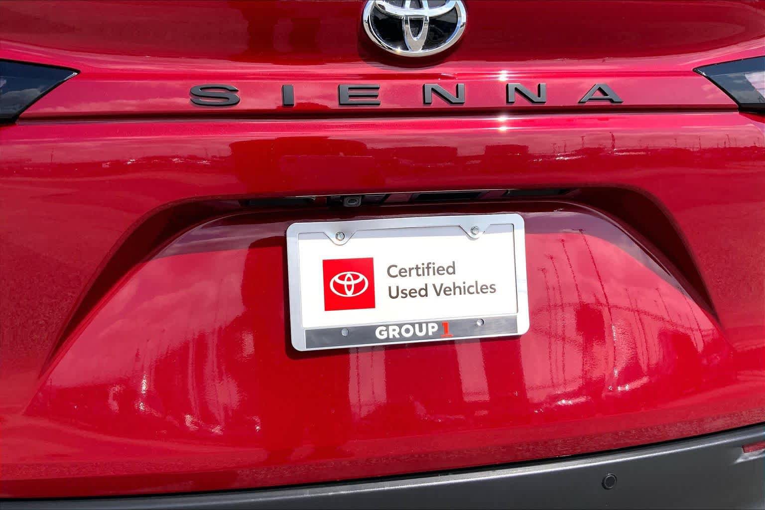Used 2026 Toyota Sienna XLE FWD image 10