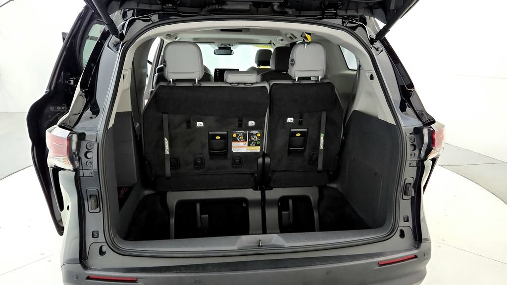 Certified 2023 Toyota Sienna XLE AWD/4WD image 20