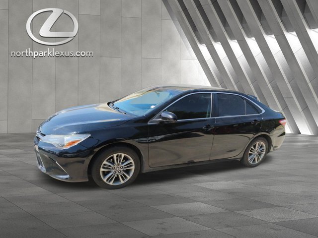 Used 2017 Toyota Camry SE FWD image 1