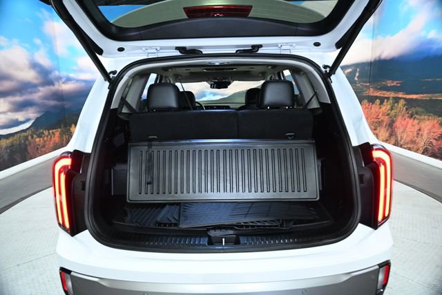 Used 2025 Kia Telluride EX w/ EX Captain's Chair Package image 43