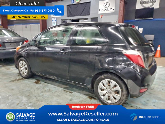 Used 2012 Toyota Yaris L image 3