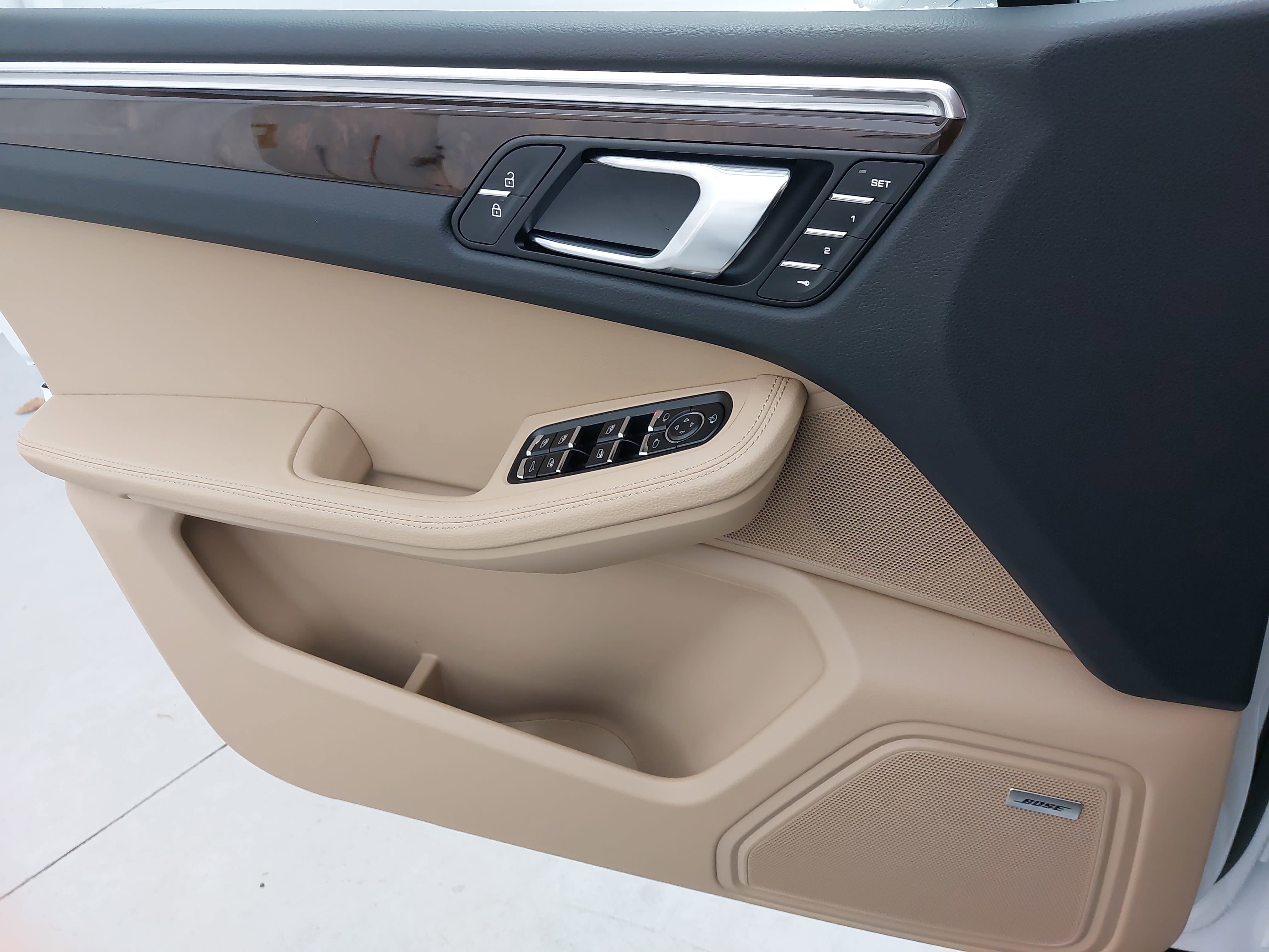 New 2026 Porsche Macan AWD/4WD image 29