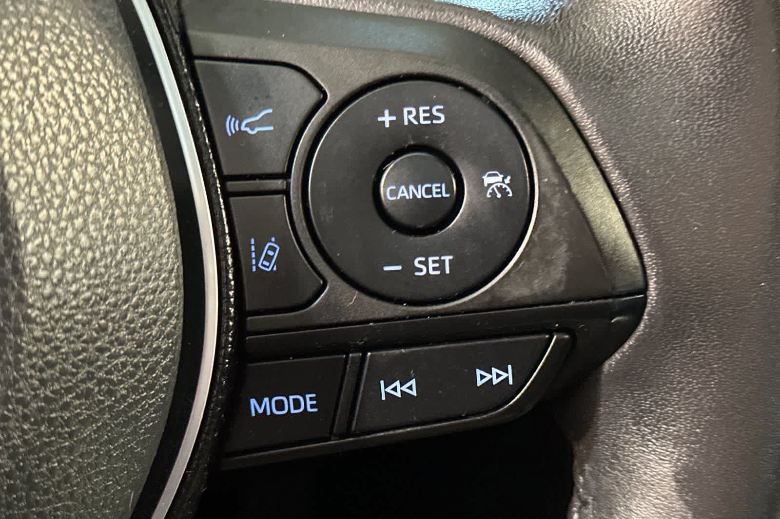 Used 2019 Toyota RAV4 XSE w/ XSE Weather Package AWD/4WD image 30