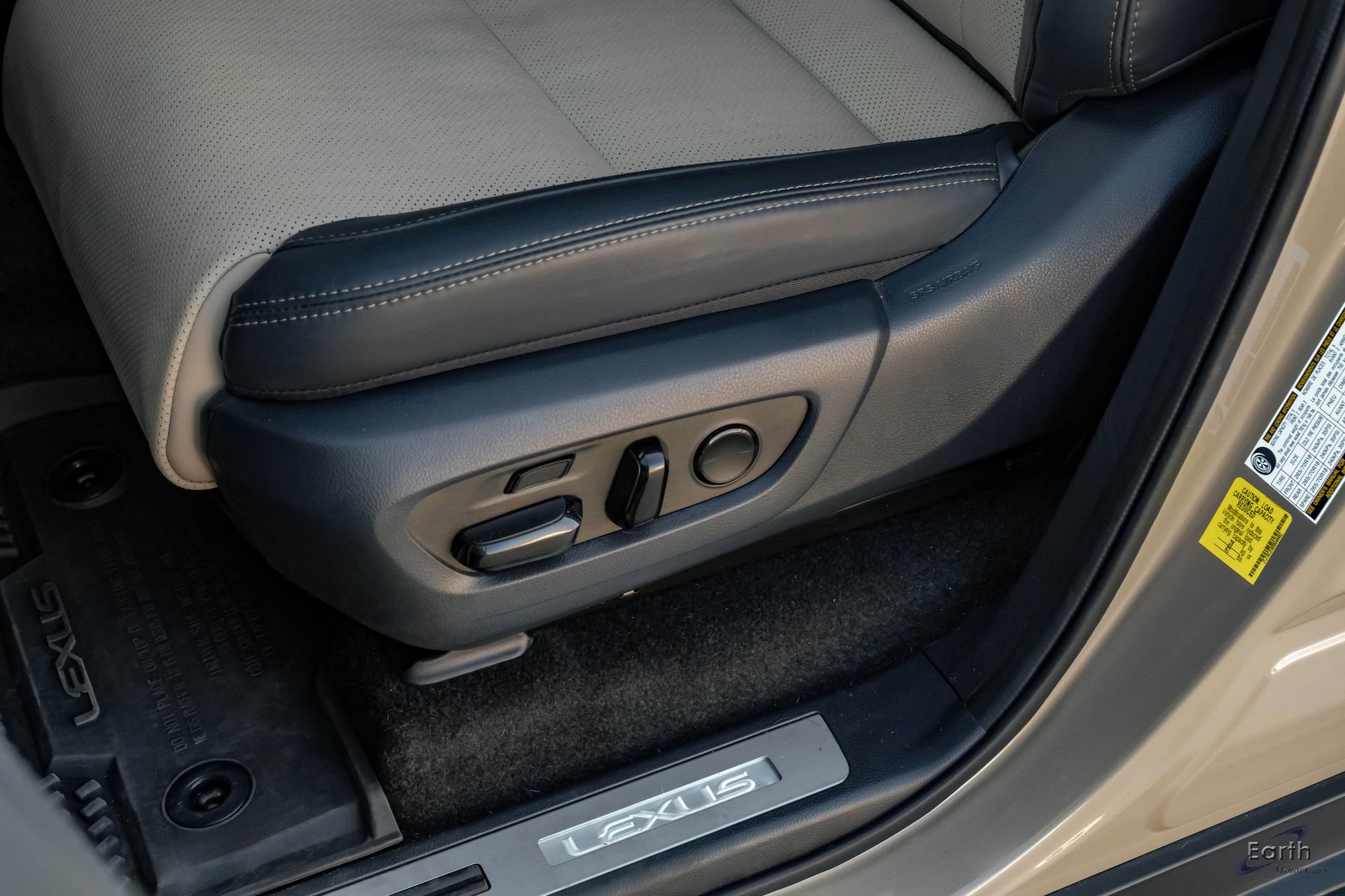 Used 2025 Lexus GX 550 w/ Accessory Package (CT) image 44