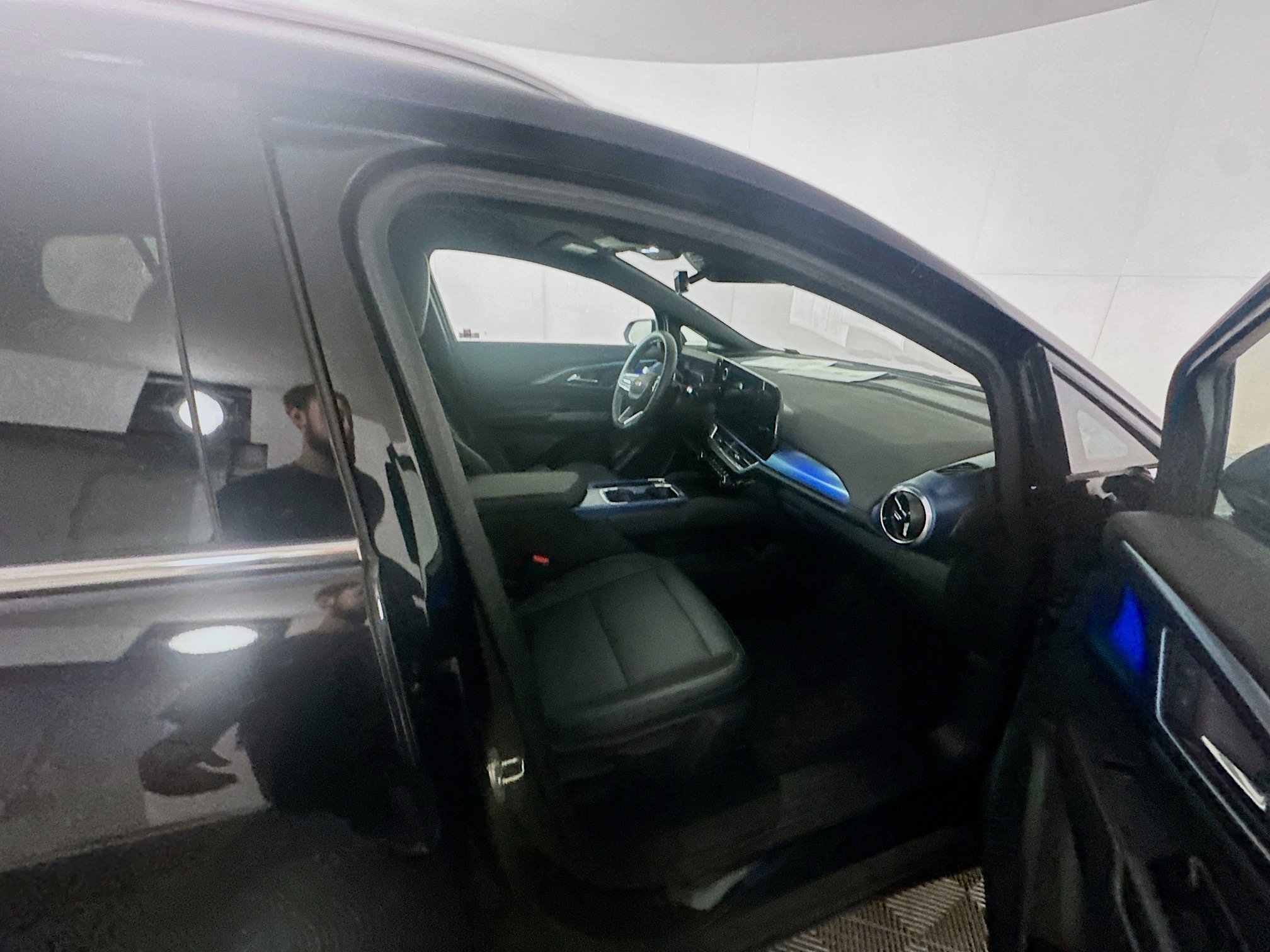 Used 2025 Chevrolet Equinox EV LT w/ Convenience Package image 31