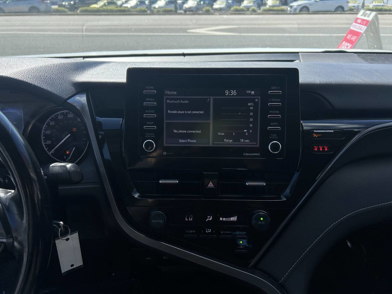 Used 2021 Toyota Camry SE image 12