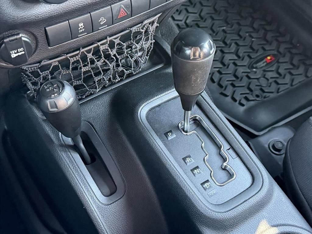 Used 2018 Jeep Wrangler Unlimited Sport image 18