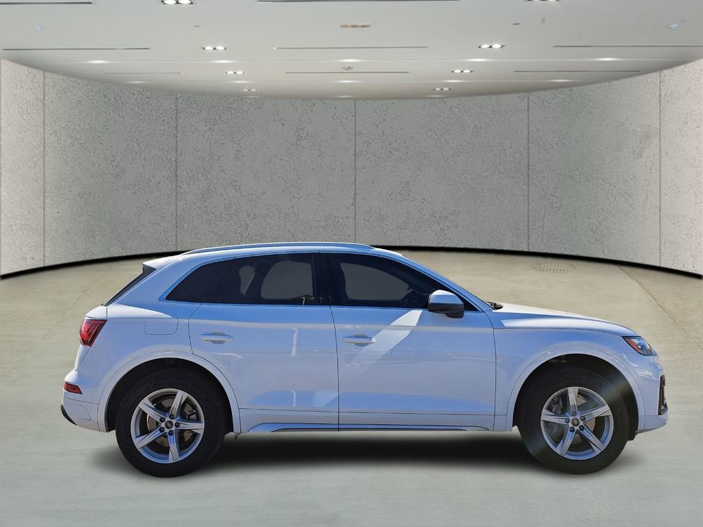Used 2021 Audi Q5 2.0T Premium w/ Convenience Package image 4