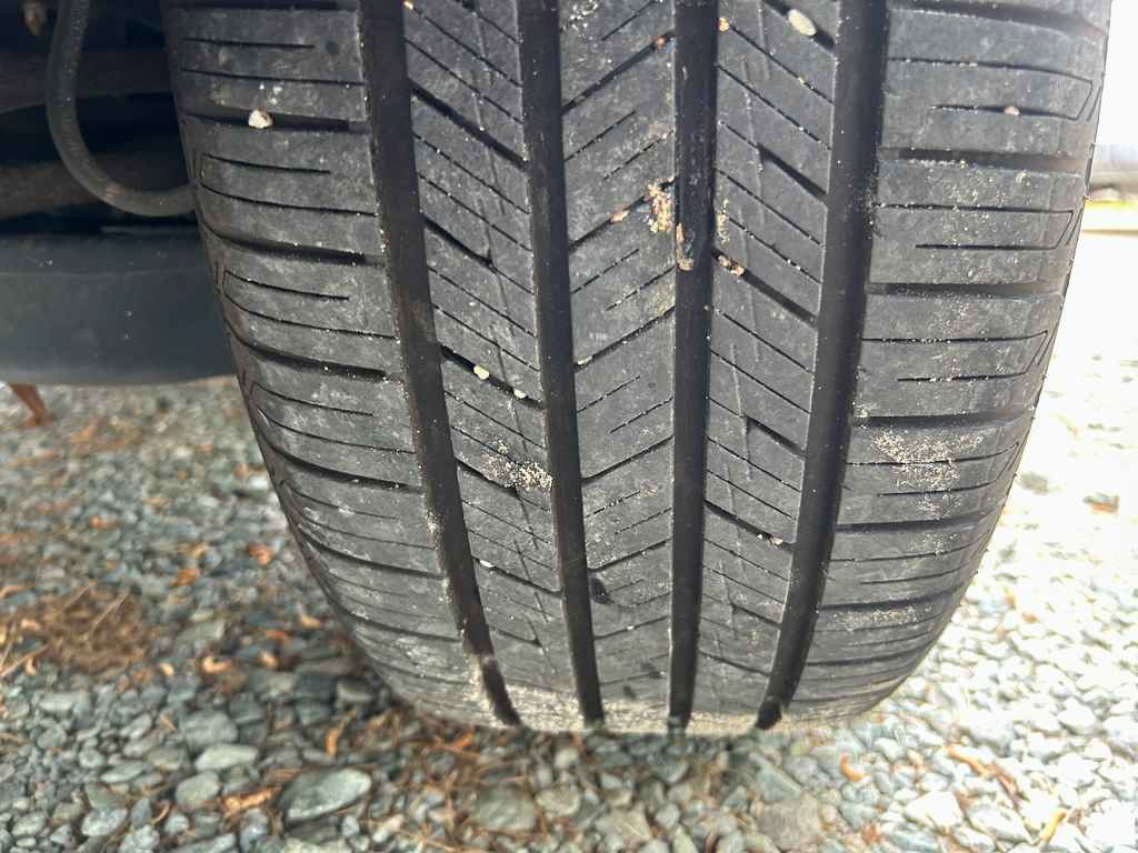 Used 2013 Toyota RAV4 Limited AWD/4WD image 18