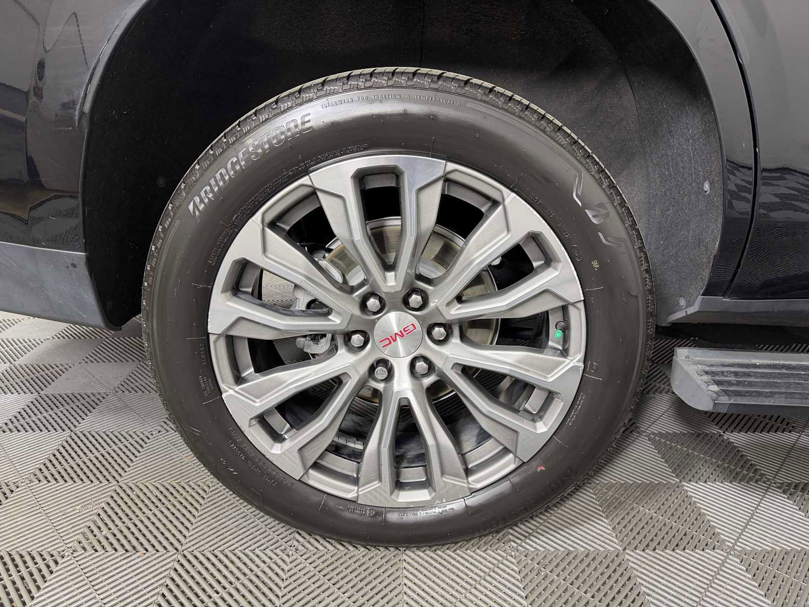 Certified 2021 GMC Yukon Denali w/ Denali Premium Package image 17