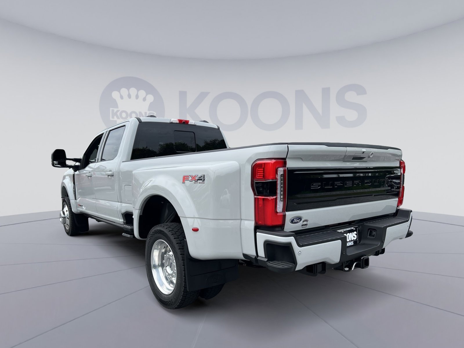 Used 2026 Ford F450 Platinum w/ FX4 Off-Road Package image 4