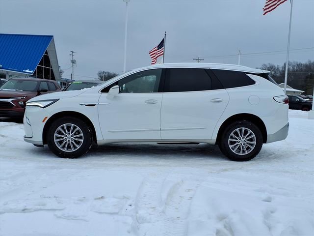 Used 2023 Buick Enclave Essence image 6