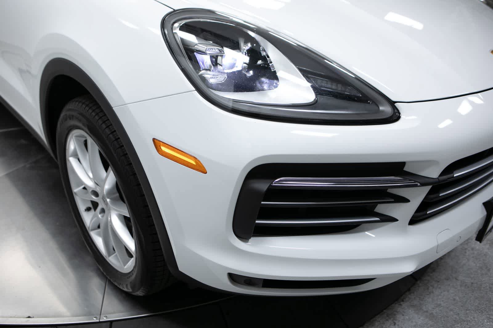 Used 2022 Porsche Cayenne AWD/4WD image 12