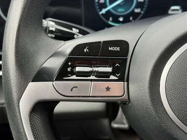 Used 2024 Hyundai Elantra SEL image 18