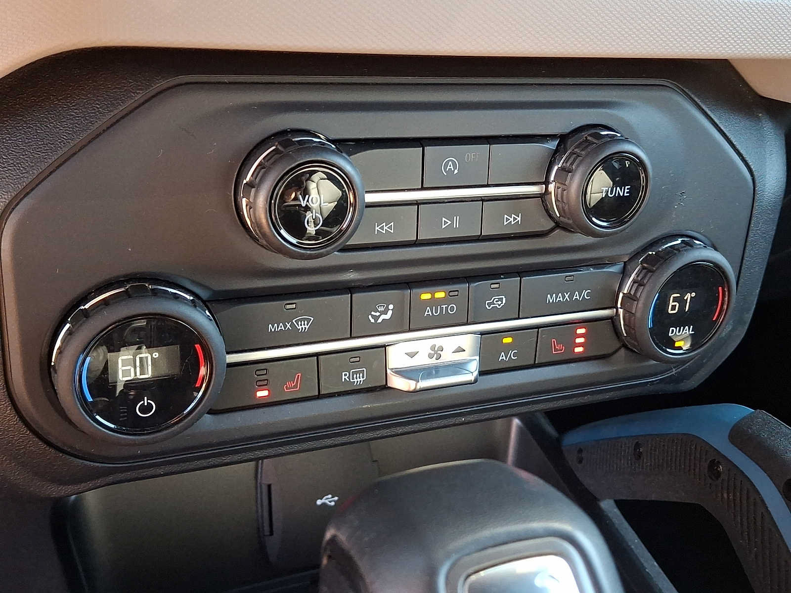 Used 2023 Ford Bronco Wildtrak AWD/4WD image 16