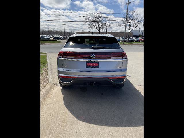 New 2026 Volkswagen Atlas Cross Sport SE image 4