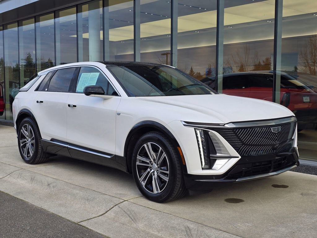 Certified 2024 Cadillac Lyriq Luxury w/ LPO, Floor Liner Package image 7