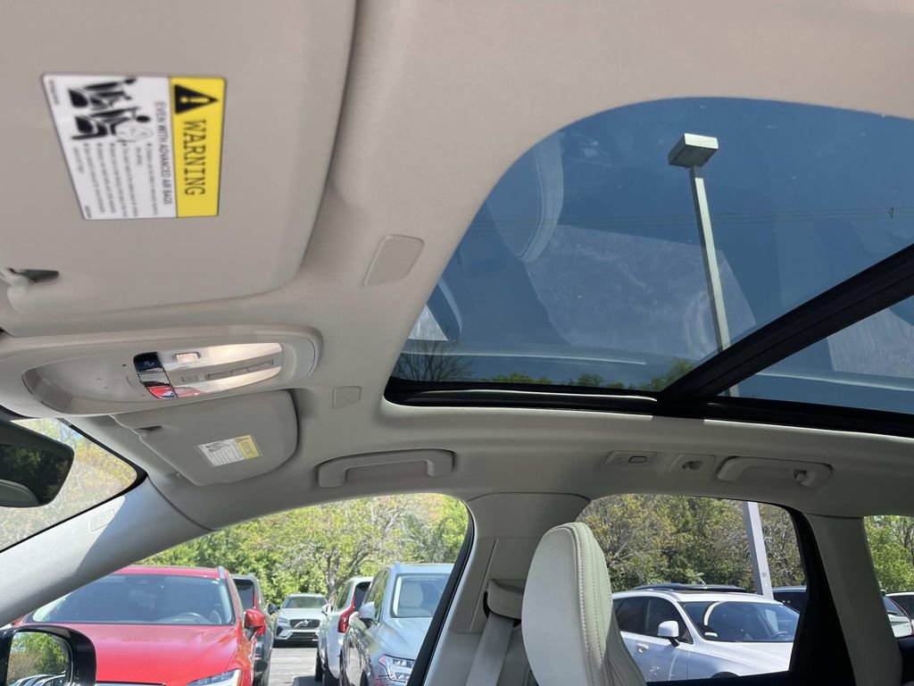 Certified 2025 Volvo XC60 T8 Plus w/ Protection Package Premier image 29