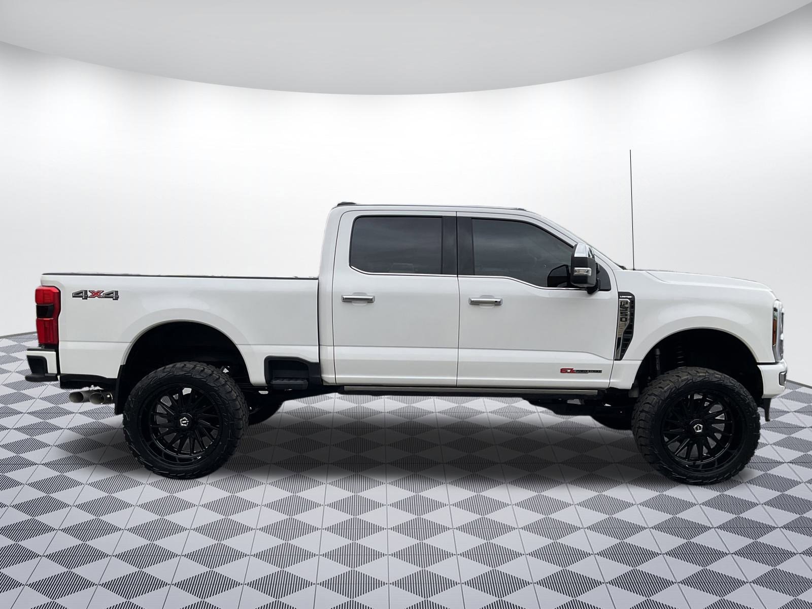 Used 2024 Ford F350 Limited image 2