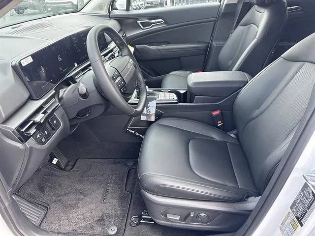 New 2026 Kia Sportage EX FWD image 8