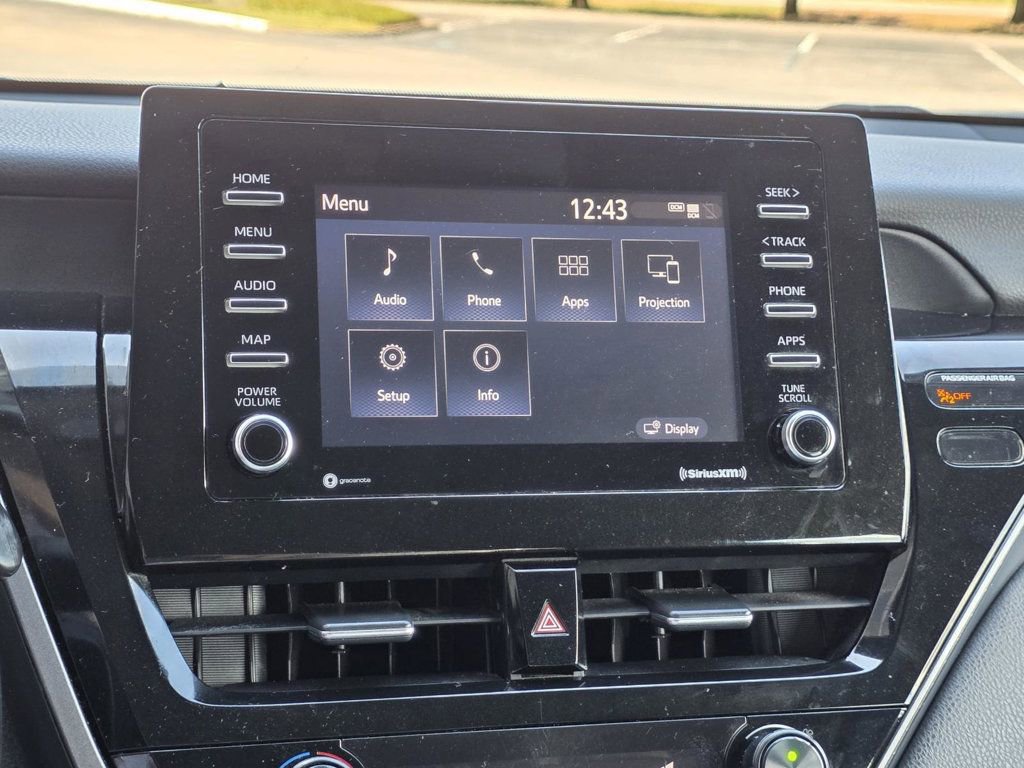 Used 2021 Toyota Camry SE image 12