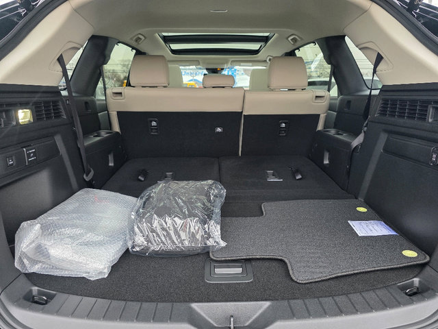New 2026 MAZDA CX-90 Plug-In Hybrid w/Premium Sport image 4