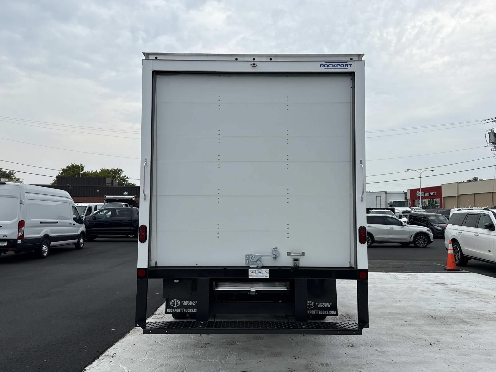 New 2027 Ford E-450 and Econoline 450 Super Duty w/ Power Equipment Group RWD image 4