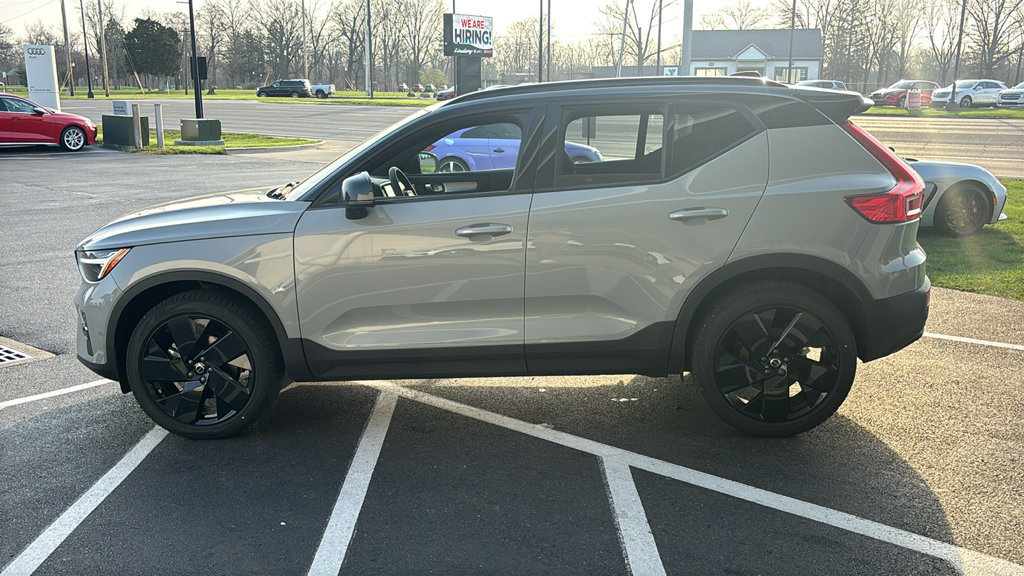 New 2026 Volvo XC40 B5 Ultra w/ Protection Package Premier AWD/4WD image 3
