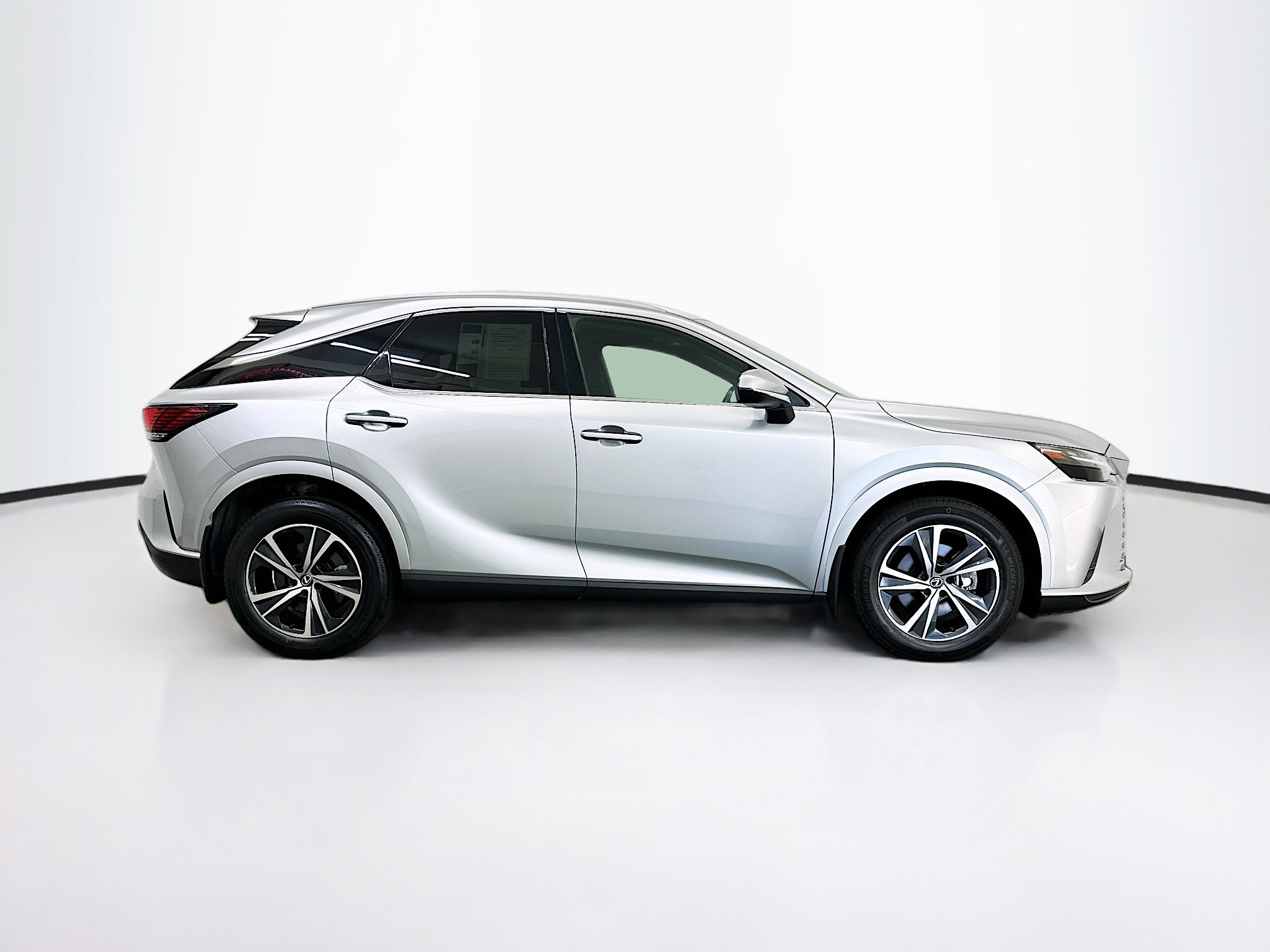 Used 2023 Lexus RX 350 Premium w/ Accessory Package AWD/4WD image 10