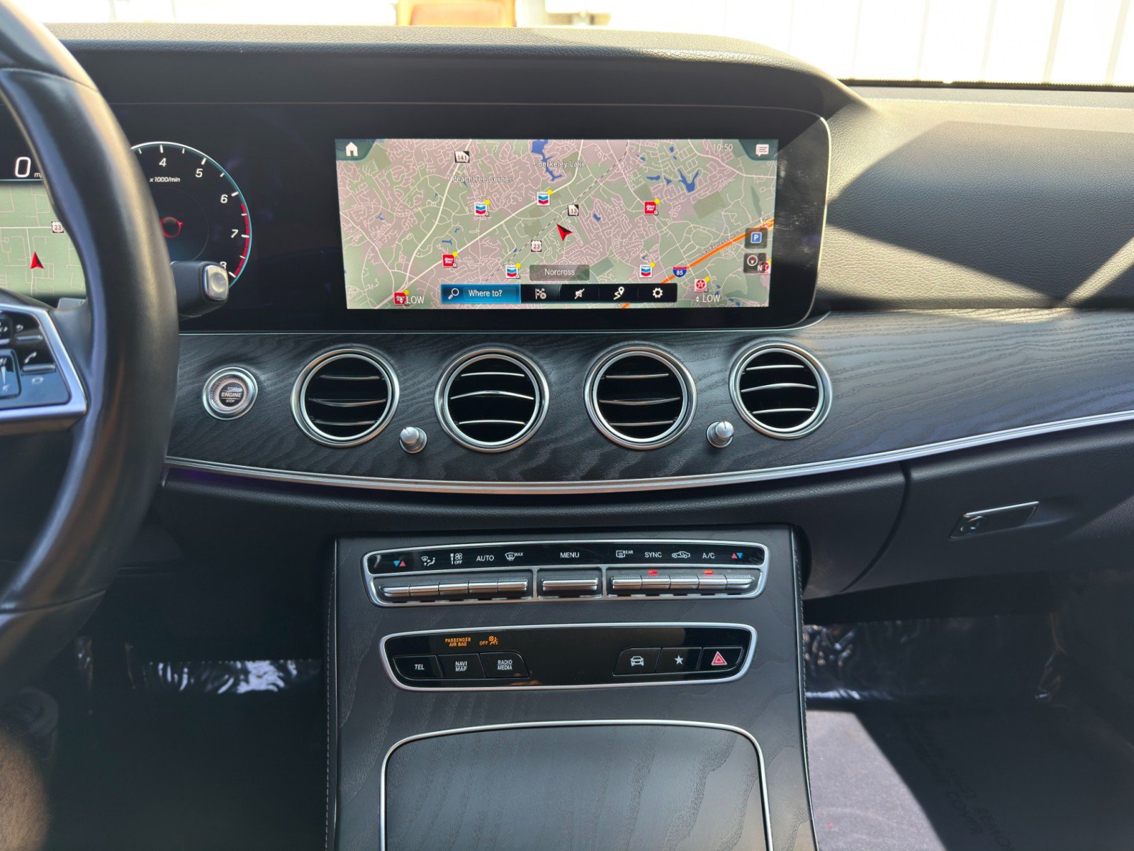 Used 2022 Mercedes-Benz E 350 Sedan w/ AMG Line Exterior image 27