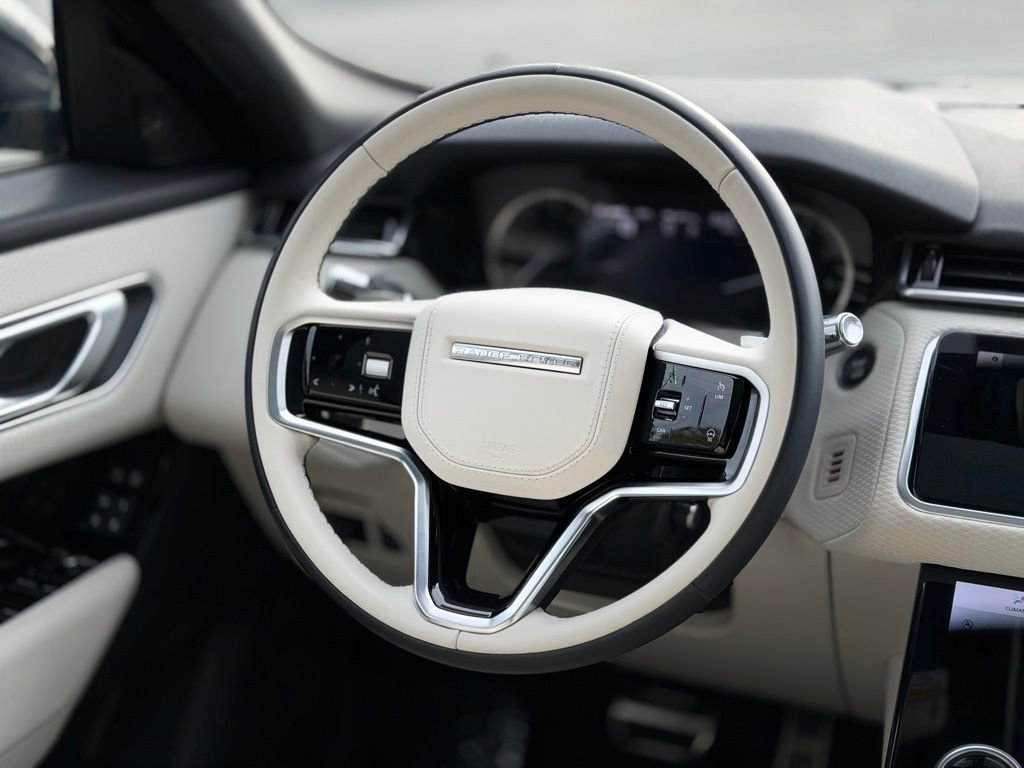 Used 2022 Land Rover Range Rover Velar R-Dynamic S image 12