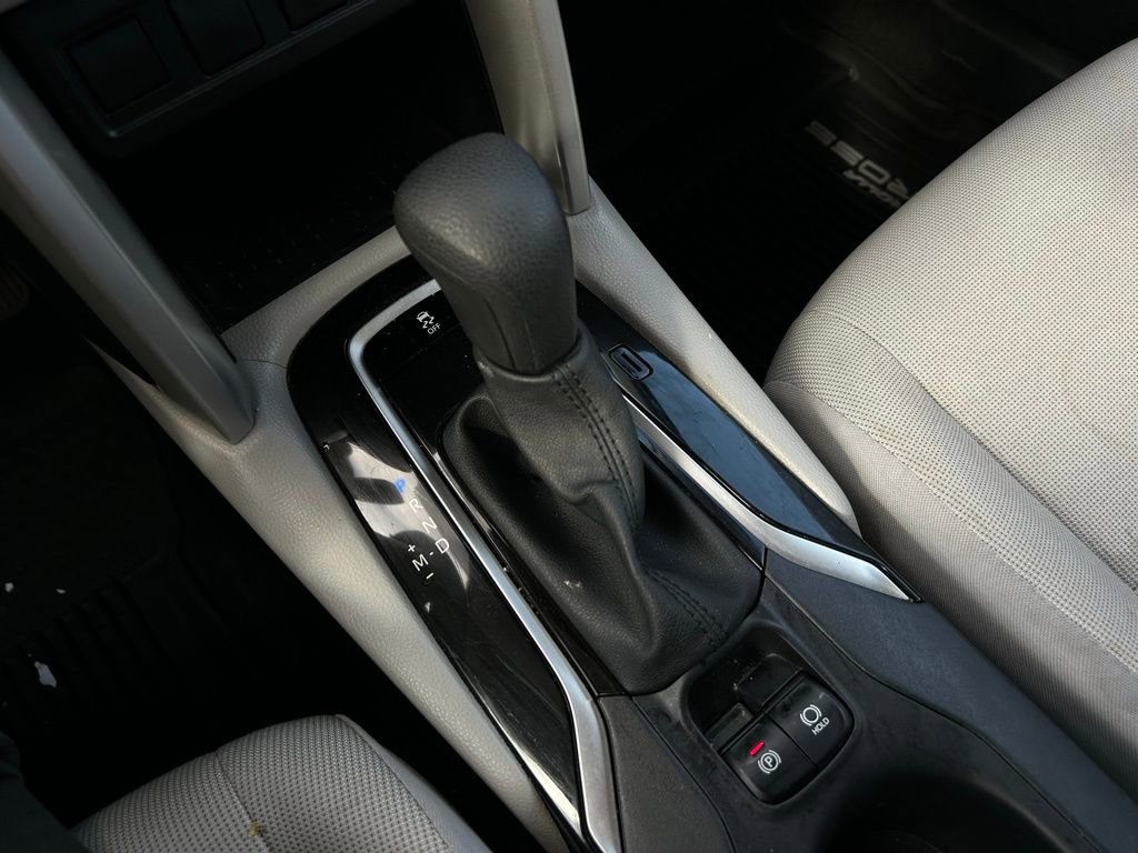 Used 2025 Toyota Corolla Cross L image 24