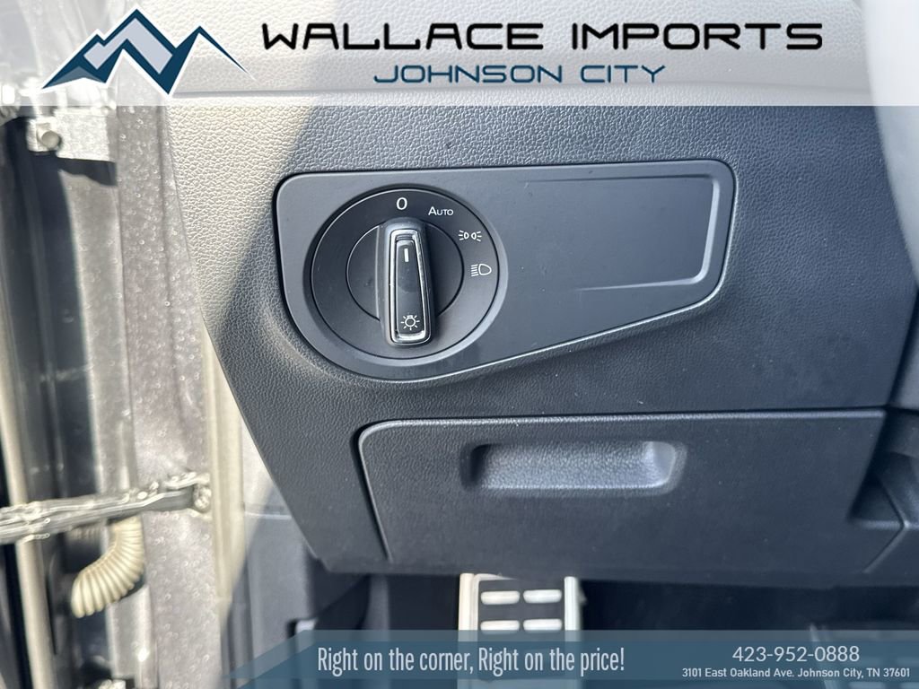 Certified 2023 Volkswagen Tiguan SE R-Line image 29