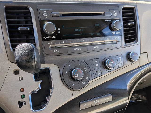 Used 2011 Toyota Sienna LE w/ Towing Pkg image 13