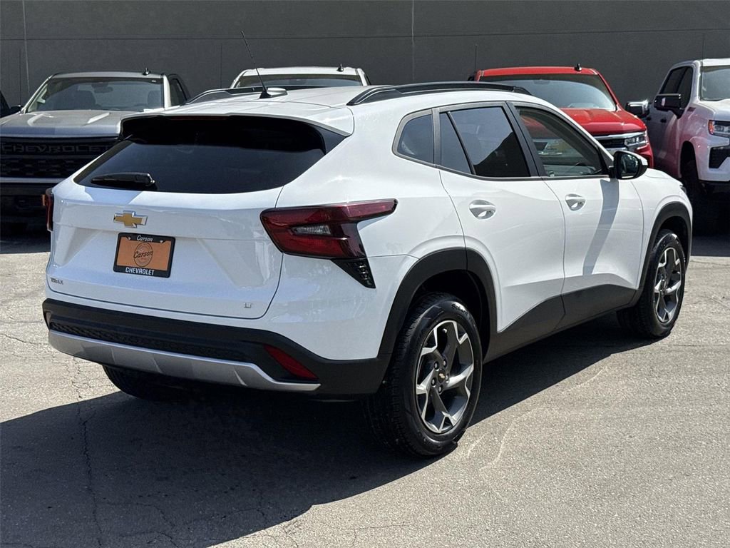 Used 2024 Chevrolet Trax LT image 3